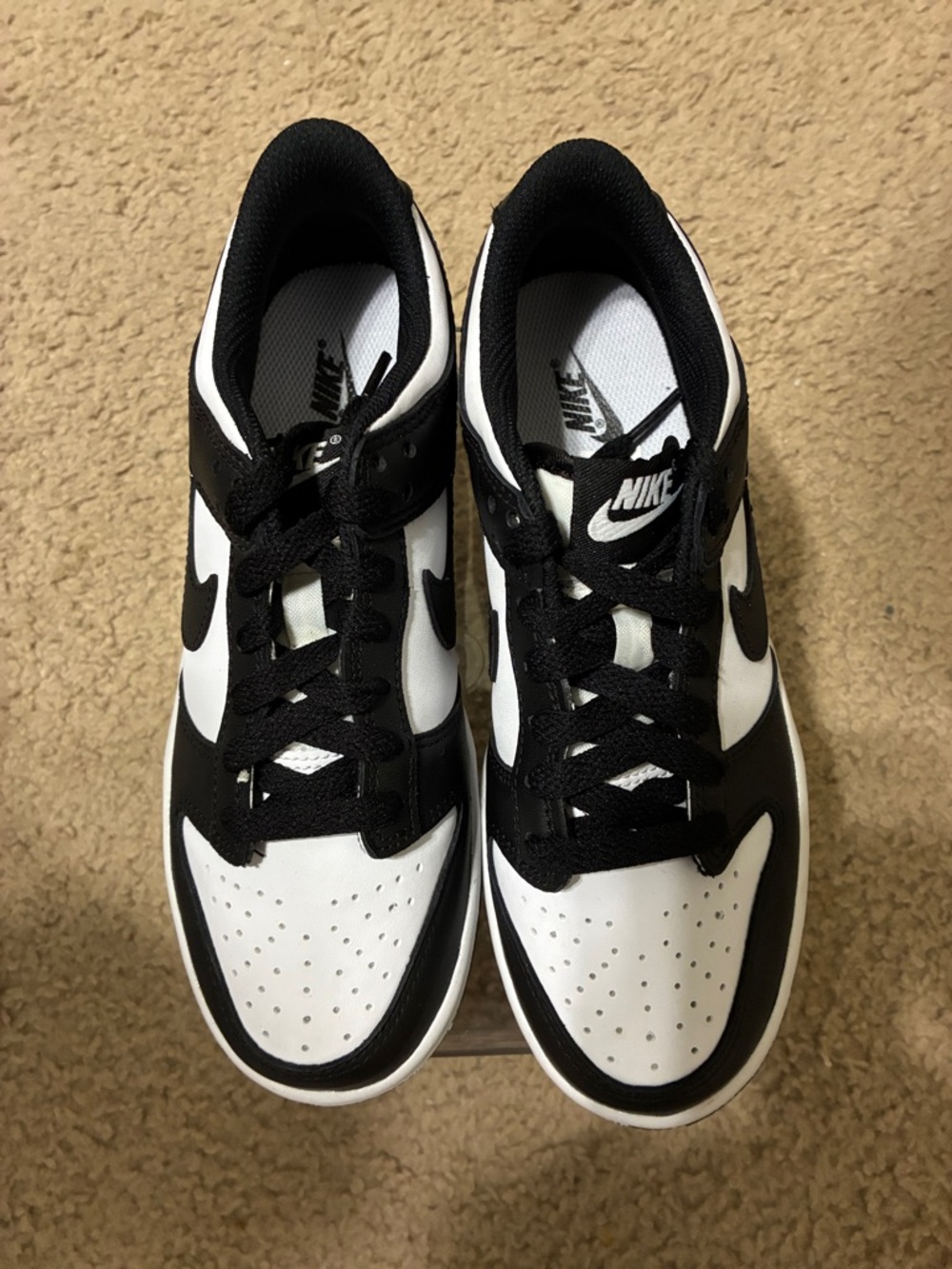 Nike Men’s Black and White Low-Top Sneakers